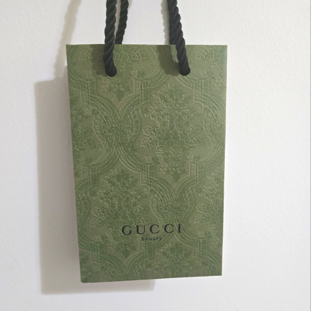 GUCCI beauty shopping